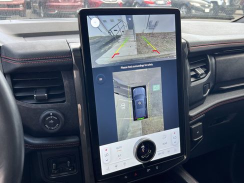 Used 2023 Ford Expedition Limited image 18