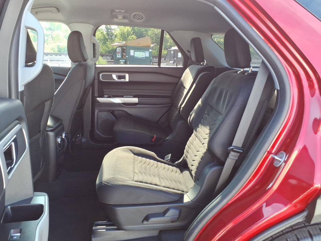 Used 2021 Ford Explorer XLT w/ Class III Trailer Tow Package AWD/4WD image 32