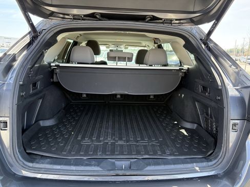 Used 2021 Subaru Outback Premium image 12