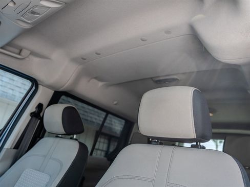 Used 2019 Ford Transit Connect XLT image 28