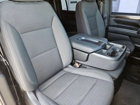 Used 2022 GMC Yukon XL SLE image 30