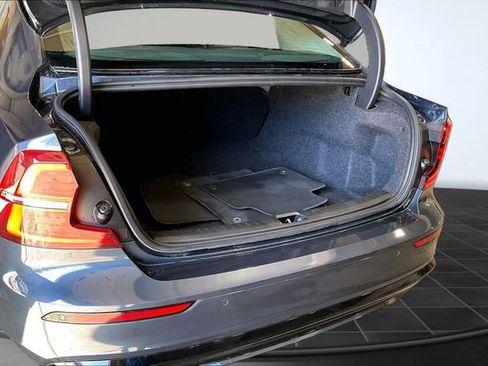 Certified 2025 Volvo S60 B5 Core image 6