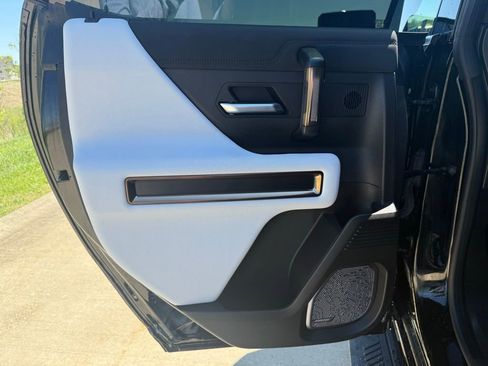 Used 2025 GMC Hummer EV 3X w/ LPO, Illumination Package AWD/4WD image 12
