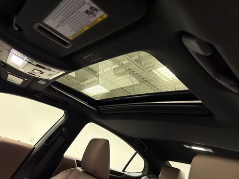 Used 2024 Lexus ES 350 w/ Premium Package FWD image 22