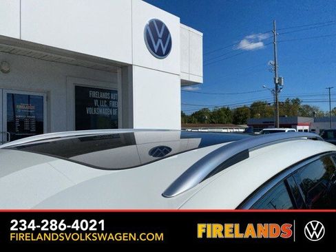 New 2025 Volkswagen Tiguan SE image 14