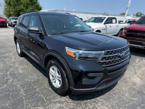 Used 2021 Ford Explorer XLT AWD/4WD image 4