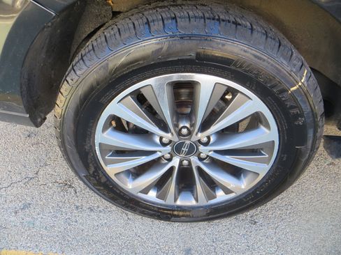 Used 2017 Lincoln Navigator L Select image 7