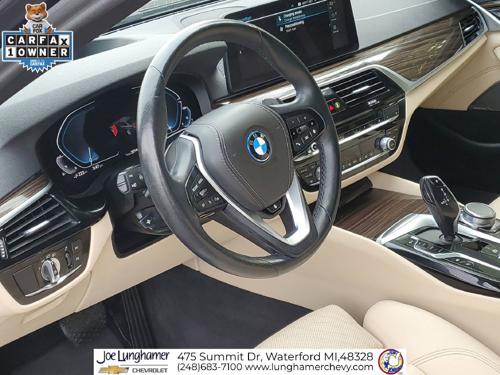Used 2023 BMW 530e xDrive w/ Premium Package AWD/4WD image 12