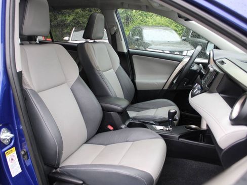 Used 2015 Toyota RAV4 Limited w/ Technology Package AWD/4WD image 30