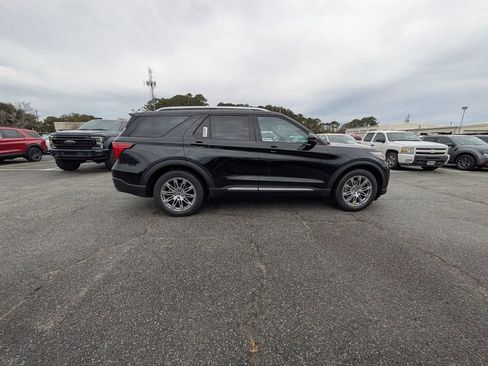 New 2026 Ford Explorer Platinum image 3