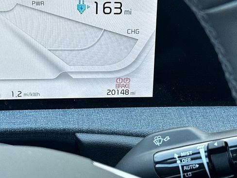 Used 2024 Kia EV6 Light image 30