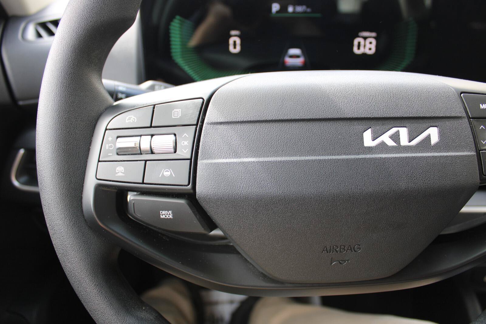 Used 2025 Kia K4 FWD image 16