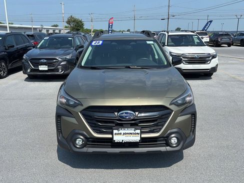 Used 2025 Subaru Outback Onyx Edition AWD/4WD image 8