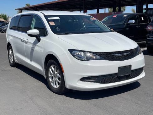 Used 2022 Chrysler Voyager LX FWD image 1
