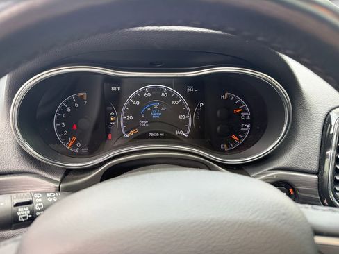 Used 2022 Jeep Grand Cherokee Laredo X RWD image 14