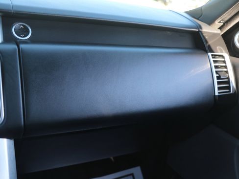 Used 2020 Land Rover Range Rover HSE image 29