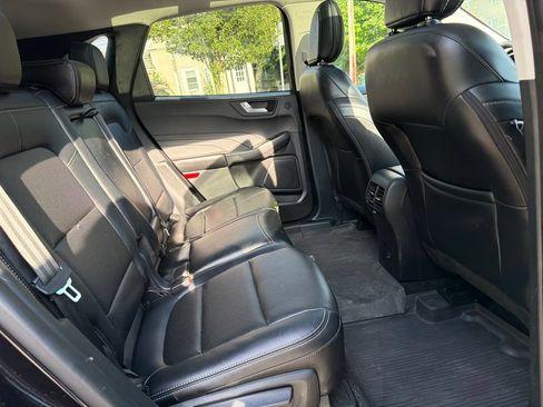Used 2021 Ford Escape Titanium AWD/4WD image 28