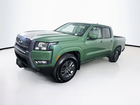 Used 2025 Nissan Frontier SV w/ SV Convenience Package image 3