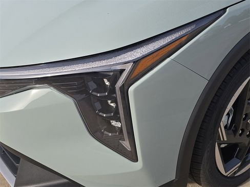 New 2025 Kia K4 EX image 10