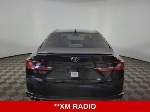Used 2025 Toyota Camry SE FWD image 7