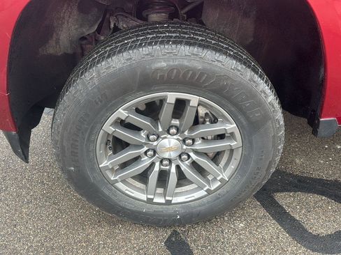 Used 2023 Chevrolet Colorado LT w/ LT Convenience Package II image 11