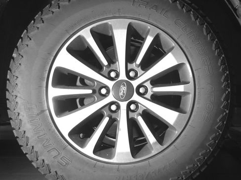 Used 2015 Ford Expedition EL XLT w/ Equipment Group 202A AWD/4WD image 15