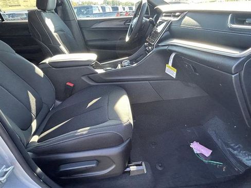 New 2025 Jeep Grand Cherokee Laredo X image 20