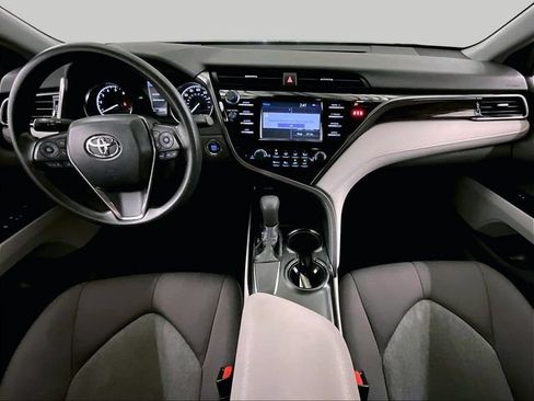 Used 2019 Toyota Camry LE w/ Convenience Package FWD image 14
