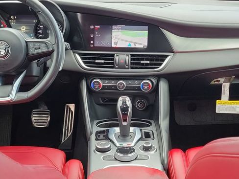 Used 2023 Alfa Romeo Giulia Veloce RWD image 16