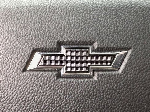 Used 2023 Chevrolet Traverse RS AWD/4WD image 25