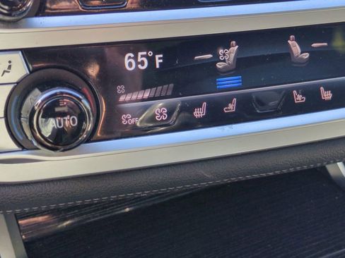 Used 2022 BMW 750i xDrive w/ Executive Package image 25