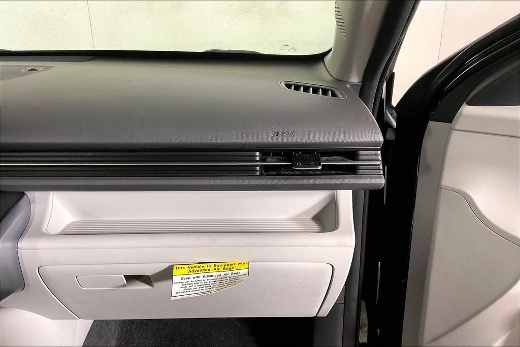 Used 2024 Hyundai Kona SEL FWD image 16