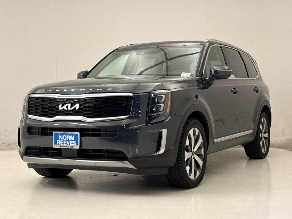 Used 2022 Kia Telluride EX w/ EX Premium Package FWD image 2