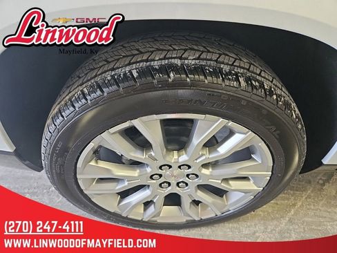 New 2026 GMC Acadia Denali w/ Super Cruise Package FWD image 8