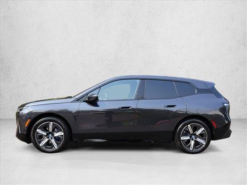 Used 2024 BMW iX xDrive50 w/ Premium Package AWD/4WD image 11