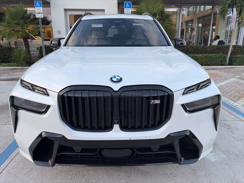Certified 2024 BMW X7 M60i w/ Executive Package AWD/4WD image 3
