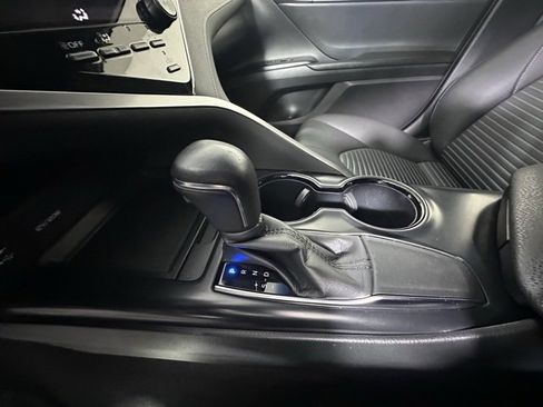 Used 2018 Toyota Camry SE image 28