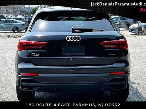 Used 2023 Audi Q3 2.0T Premium w/ Convenience Package AWD/4WD image 4