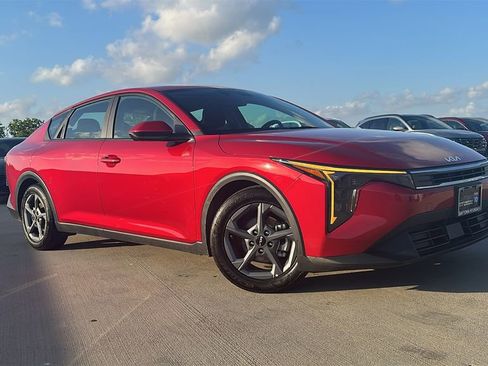 Used 2025 Kia K4 LXS image 5