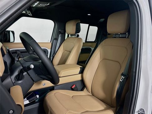New 2026 Land Rover Defender 110 X-Dynamic SE image 21