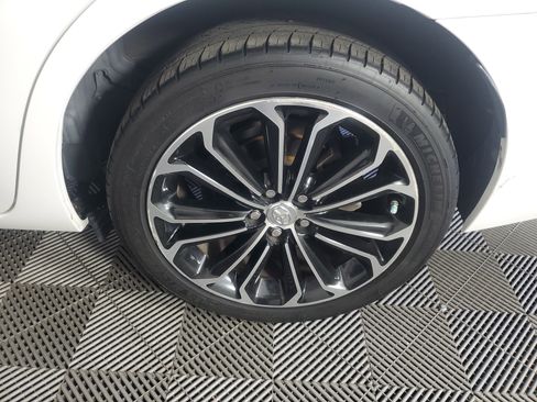 Used 2015 Toyota Corolla LE image 29