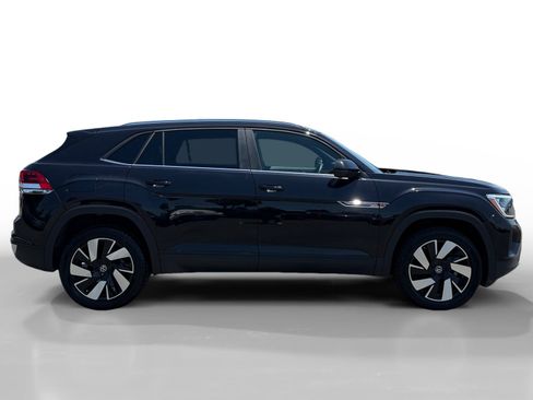 Used 2024 Volkswagen Atlas Cross Sport SE FWD image 6