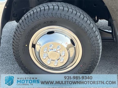 Used 2017 RAM 3500 Tradesman w/ Chrome Appearance Group image 9