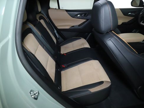 Used 2025 Chevrolet Equinox ACTIV w/ Safety and Technology Package image 31