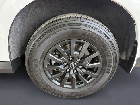 Used 2025 Nissan Armada SV AWD/4WD image 14