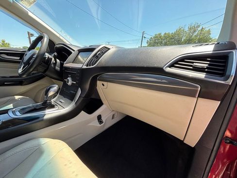 Used 2017 Ford Edge Titanium w/ Technology Package FWD image 17