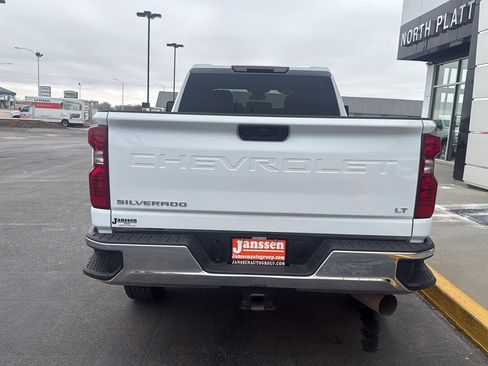 Used 2025 Chevrolet Silverado 2500 LT w/ Convenience Package image 3