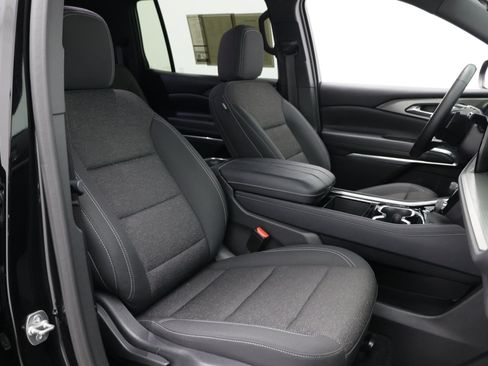 Used 2025 Chevrolet Traverse LT w/ Driver Confidence Package FWD image 43