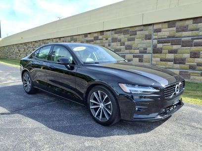 Used 2022 Volvo S60 B5 Momentum