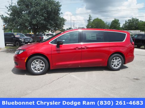 New 2025 Chrysler Voyager LX image 1